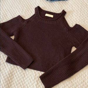 Maroon of the shoulder cropped sweater